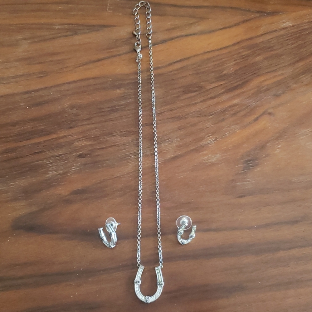 Horseshoe jewelry set